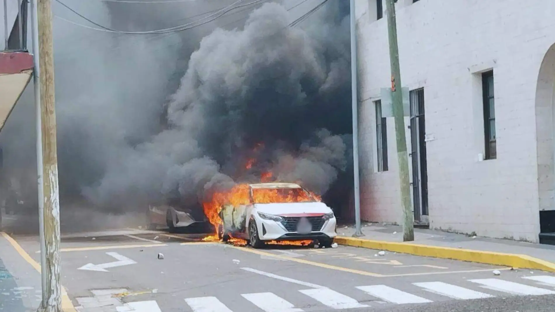 Incendan vehículo en Ixtaczoquitlán como protesta